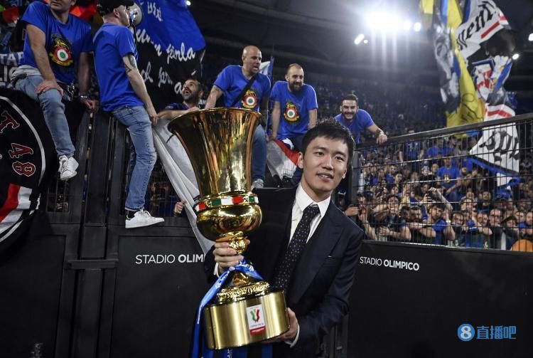 拜仁本来准备在冬窗为阿劳霍支付超6000万欧转会费，本月初图赫尔和高层还和阿劳霍通过了电话。